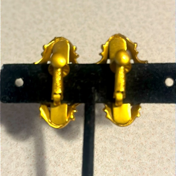 Vintage Francois gold tone screw clip on earrings (715) - Picture 2 of 6